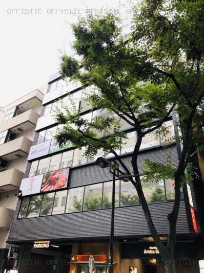 新横浜アリーナ通りビルの外観