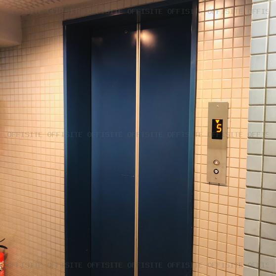 渡井ビルのエレベーター