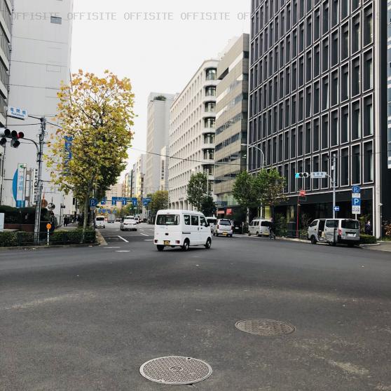 千代田トレードセンタービルのビル前面道路