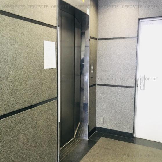 銀座中央ビルのエレベーター