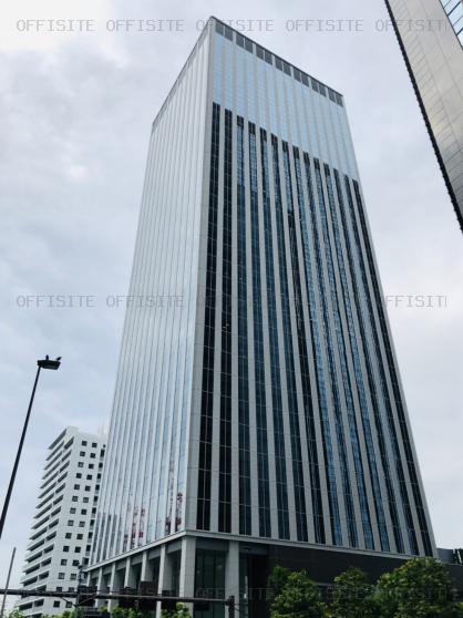 新宿フロントタワーの外観