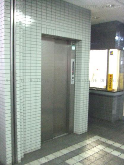 関内フレックスビルのエレベーター