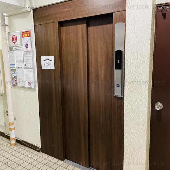 シュロス浅草のエレベーター