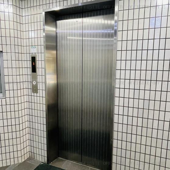 サンコート湯島のエレベーター