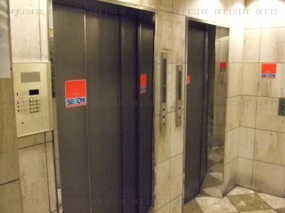 東海赤坂ビルのエレベーター