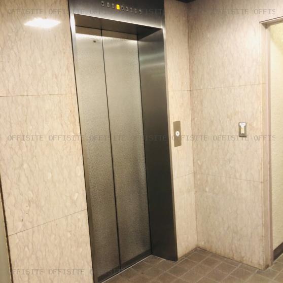 第２一松ビルのエレベーター