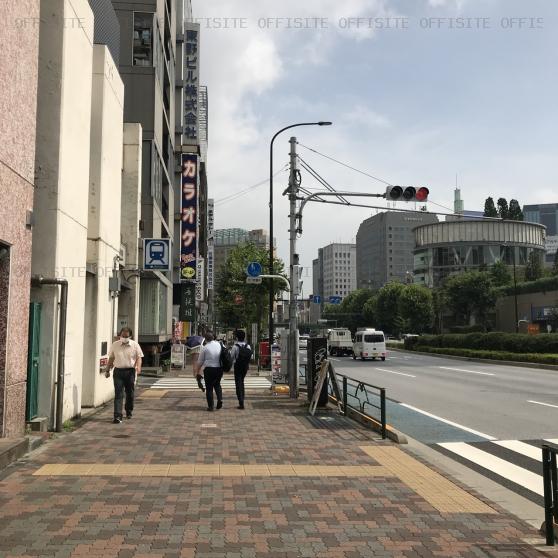 文京尚学ビルのビル前面道路
