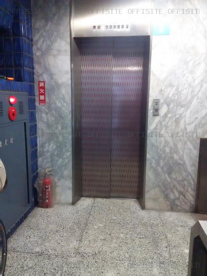 東宝工芸ビルのエレベーター