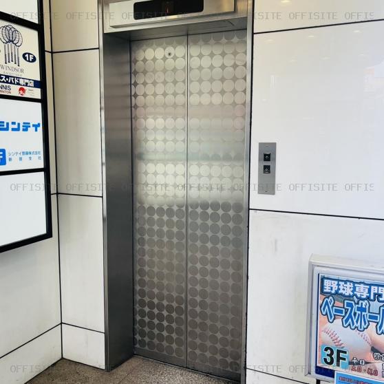 栃木ビルのエレベーター