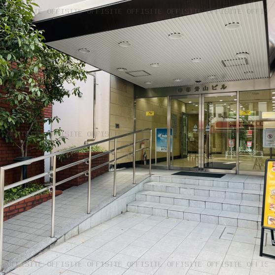 ｇｏｏｄｏｆｆｉｃｅ渋谷（帝都青山ビル）のオフィスビル出入口