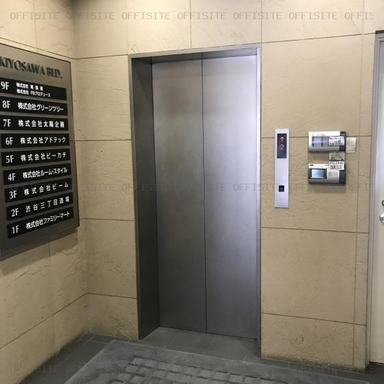 清澤ビルのエレベーター