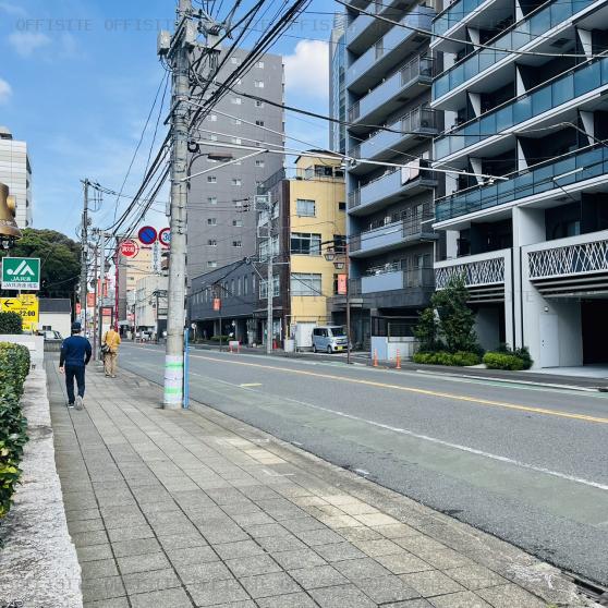 JA共済埼玉ビルの前面道路　旧中山道