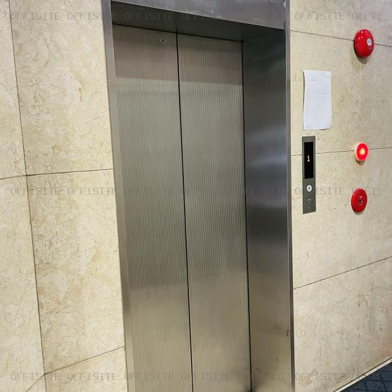 イースト渋谷ビルのエレベーター