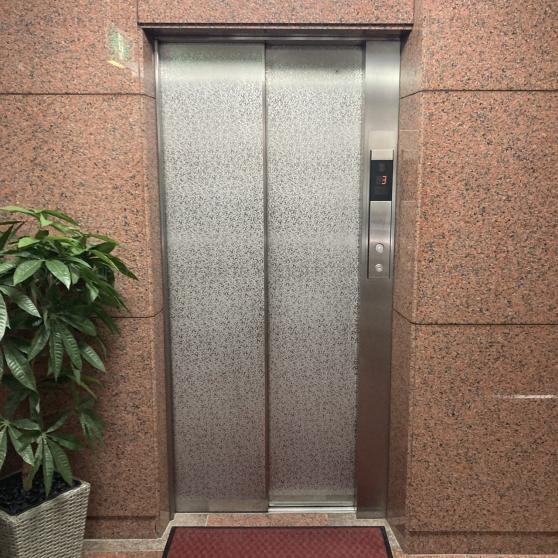 兜町サイトウビルのエレベーター