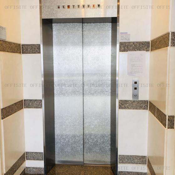 藤和神田錦町ビルのエレベーター