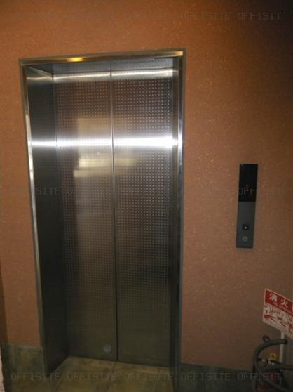山川ビルのエレベーター