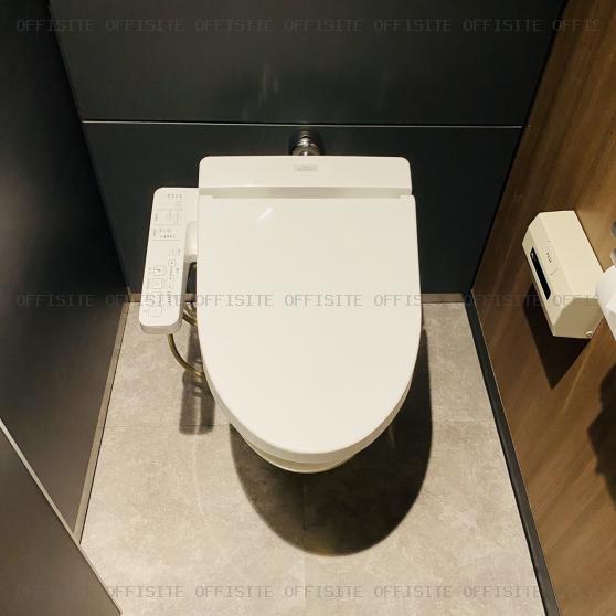 西新宿ＫＦビルの男子洋式トイレ