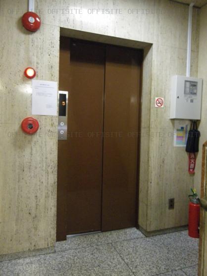 銀座芦澤ビルのエレベーター