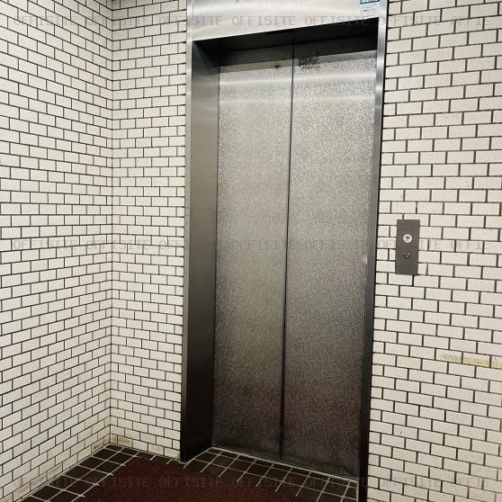 万代三田ビルのエレベーター
