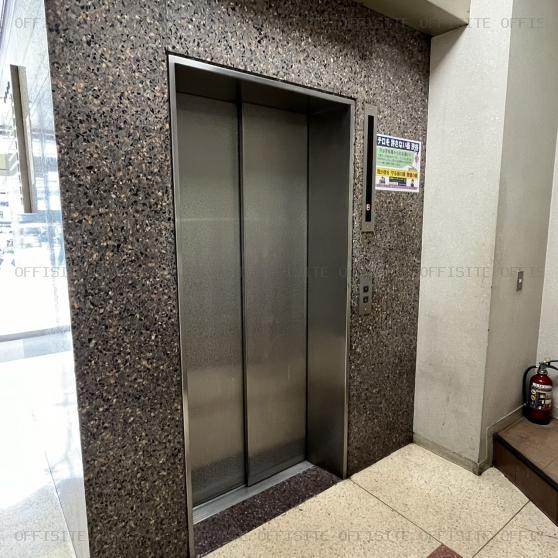 小林ビルのエレベーター