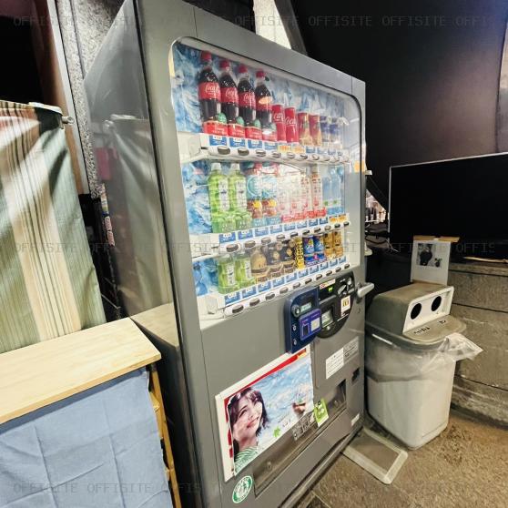 Ｄ＆Ｆ御茶ノ水ビルの自動販売機