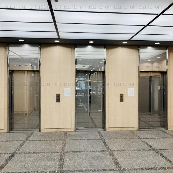 友泉新横浜ビルのエレベーター