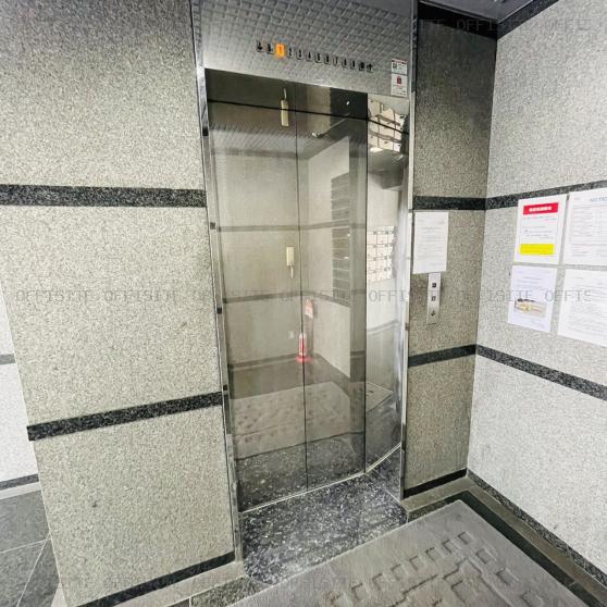 共栄入谷ビルのエレベーター