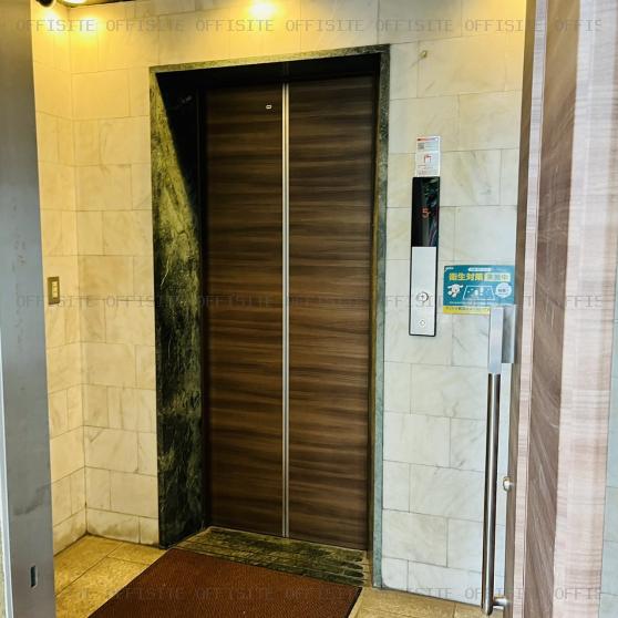 ヤマノ２５ビルのエレベーター