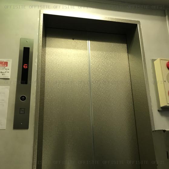 文京尚学ビルのエレベーター