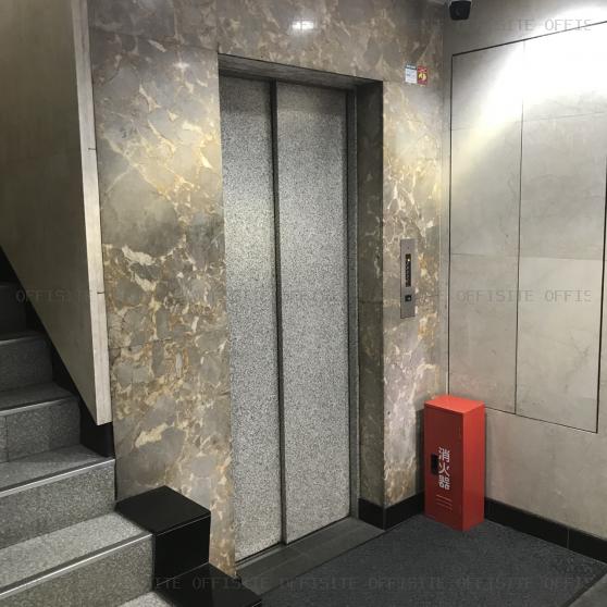 友野本社ビルのエレベーター