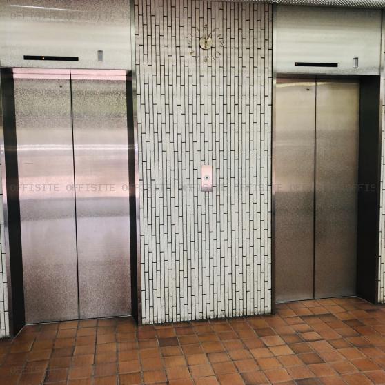 セントラル荒川ビルのエレベーター