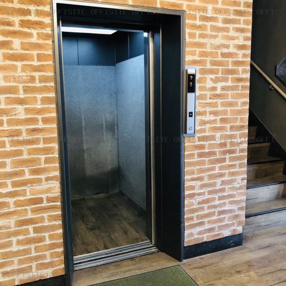 目黒パークスクエアビルのエレベーター