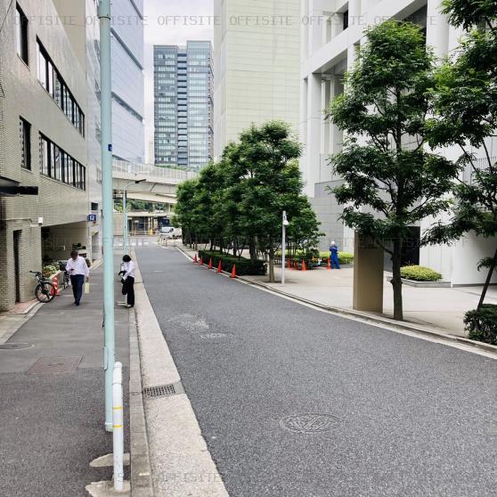東京元赤坂ビルのビル前面道路