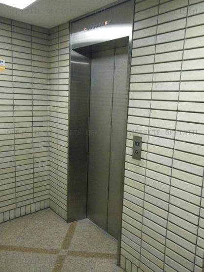 東京エムワイビルのエレベーター