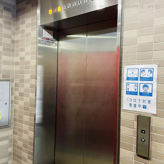 竹河岸ビルのエレベーター