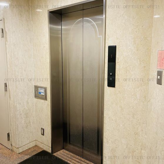日進ビルのエレベーター