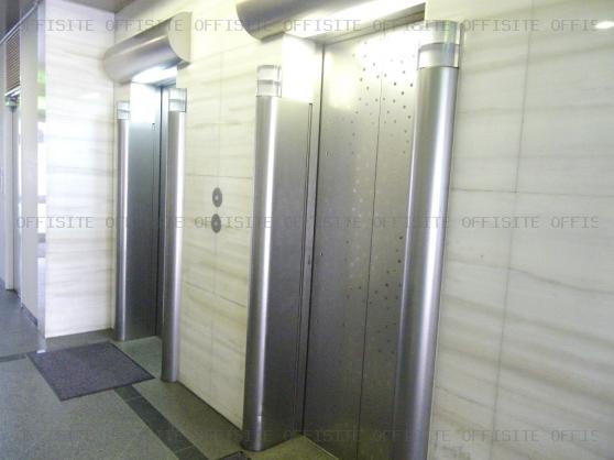 ＵＮＯ（ウノ）ビルのエレベーター