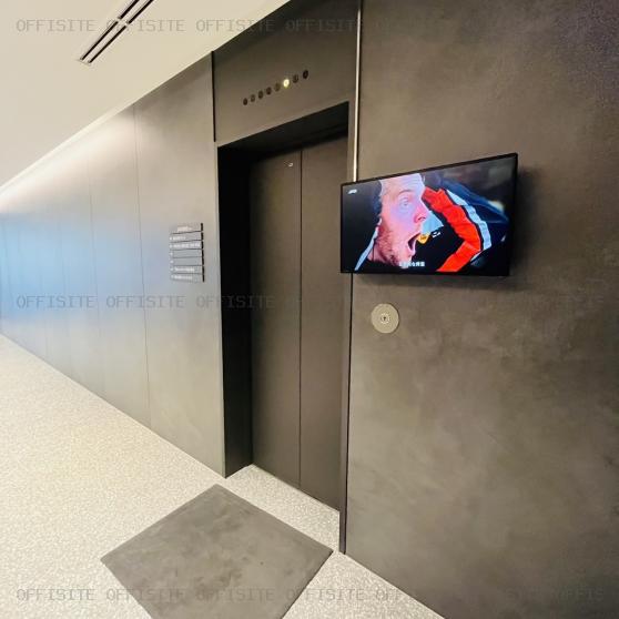 イーストサイドビルのエレベーター