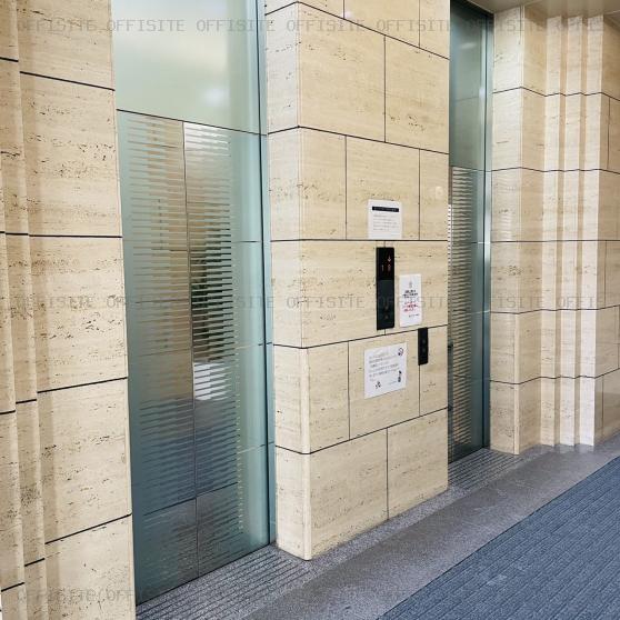 日新上野ビルのエレベーター