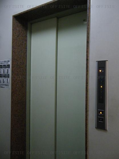 末吉ビルのエレベーター