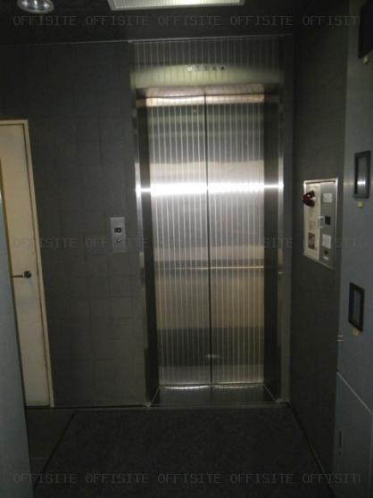 ハラダビルのエレベーター