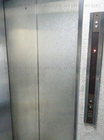 ワダビルのエレベーター