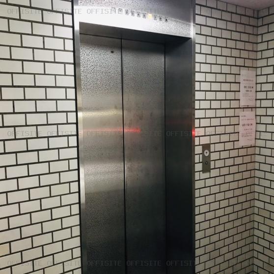 庄司ビルのエレベーター