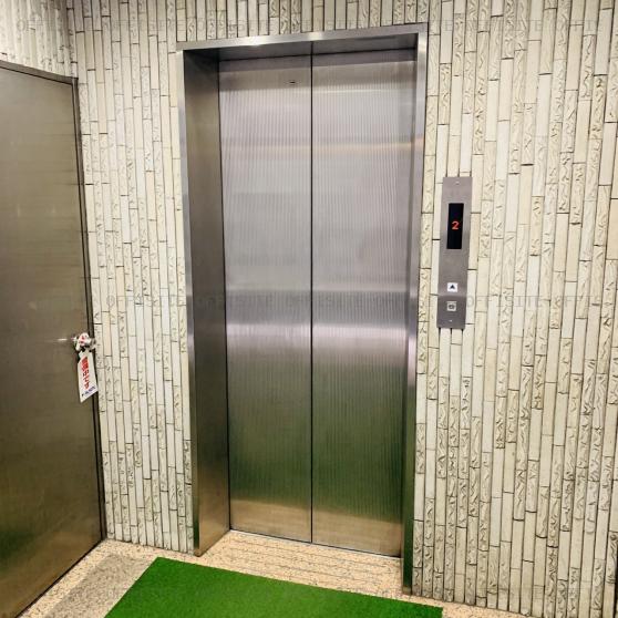 新小伝馬町ビルのエレベーター