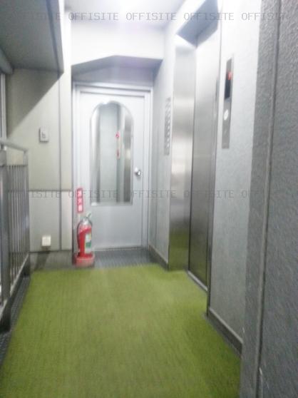 正直屋ビルのエレベーターホール