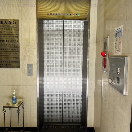フローラビルのエレベーター