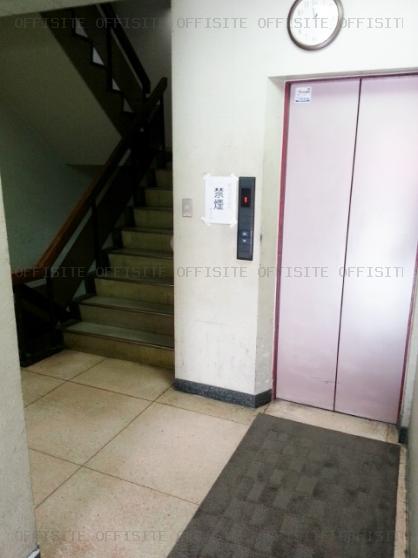 植木ビルのエレベーター