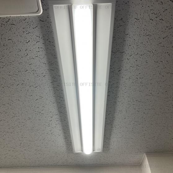 神田駅北口合同ビルの3階302号室室内　照明LED