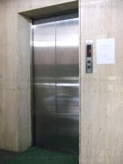ワッティー本社（京測）ビルのエレベーター