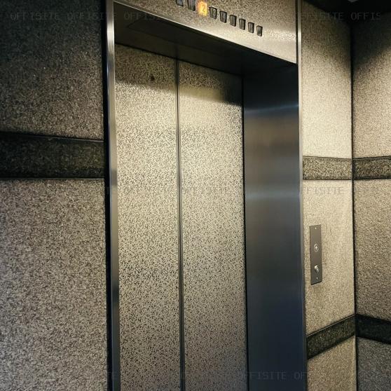 駿河台スカイビルのエレベーター